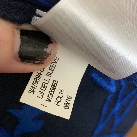 🍄Banana Republic• Blue Floral Bell Sleeve B… - Picture 4 of 5